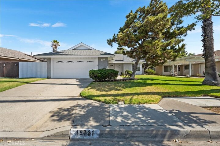 Property Photo:  19721 Dunsmuir Plaza  CA 92886 