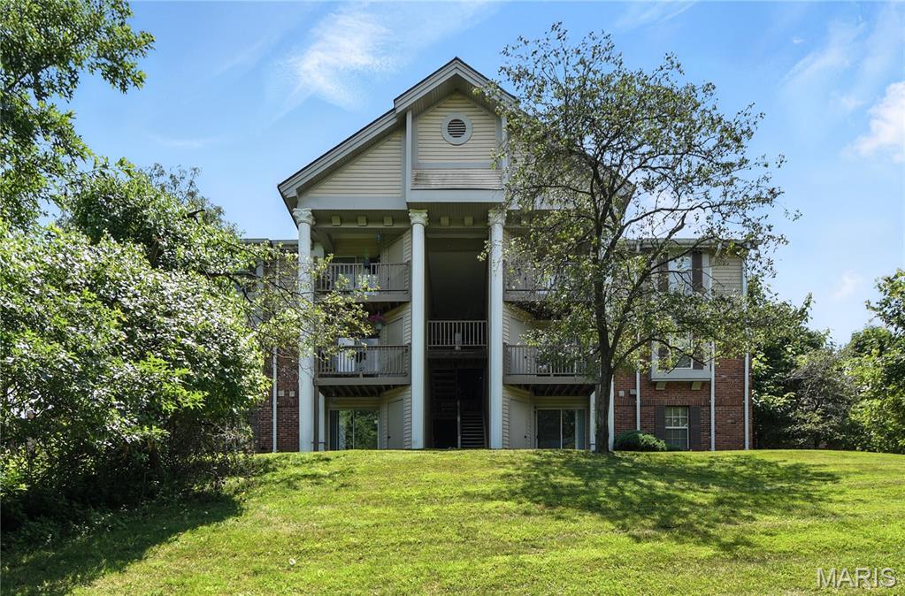 Property Photo: 701 Ridgeside Drive F MO 63021