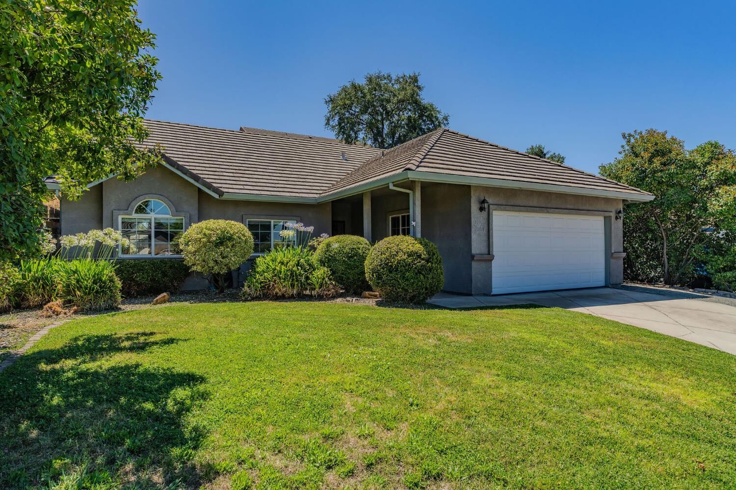 Property Photo: 1021 Mockingbird Lane CA 95252