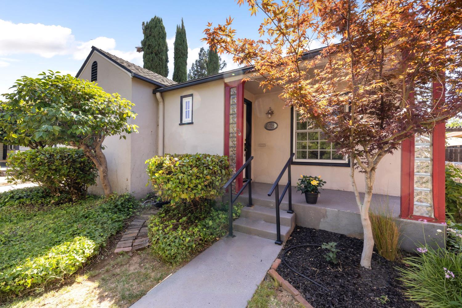 Property Photo: 1708 37th Street CA 95816