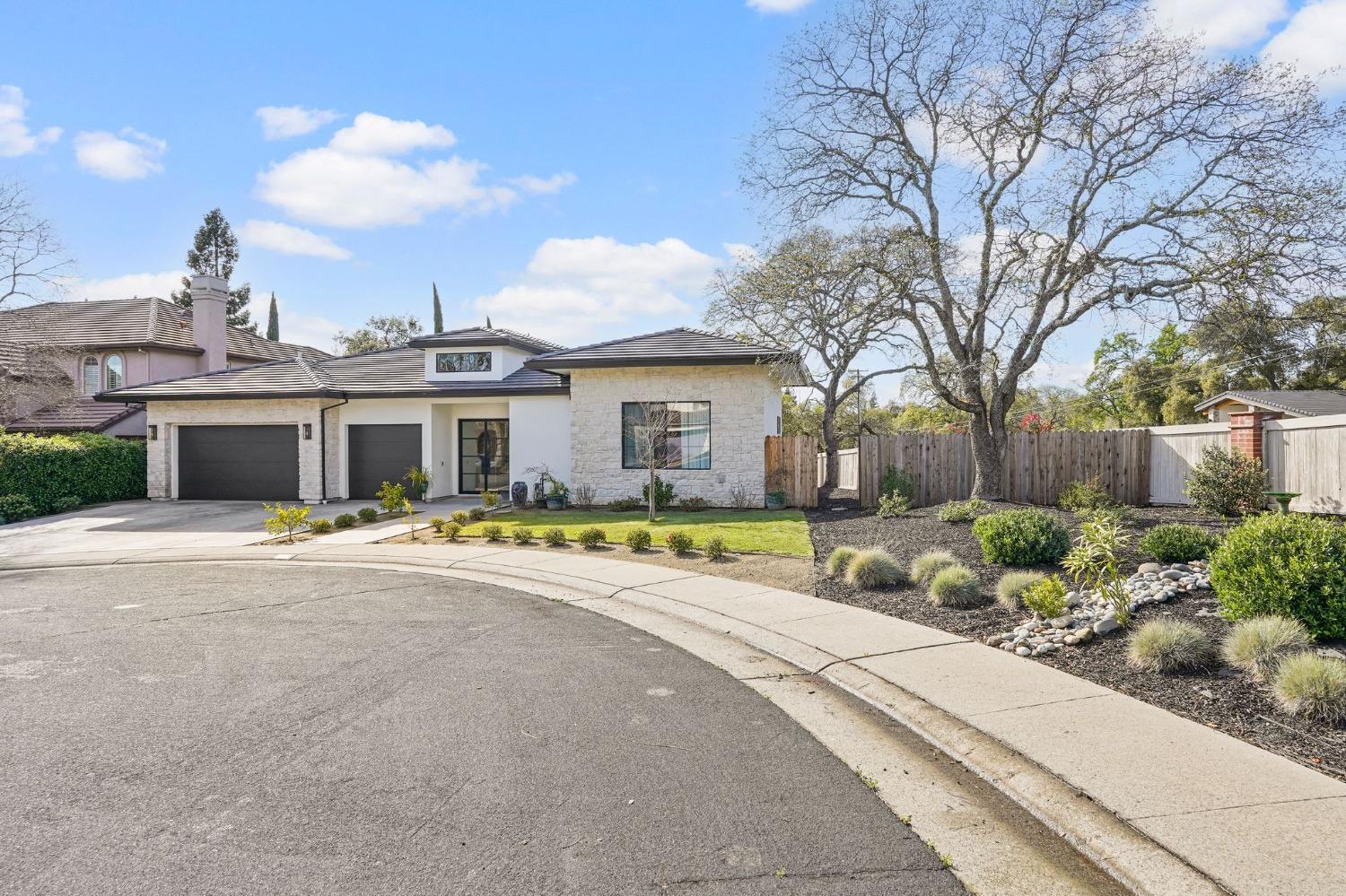 Property Photo: 153 Chimney Bluff Court CA 95630