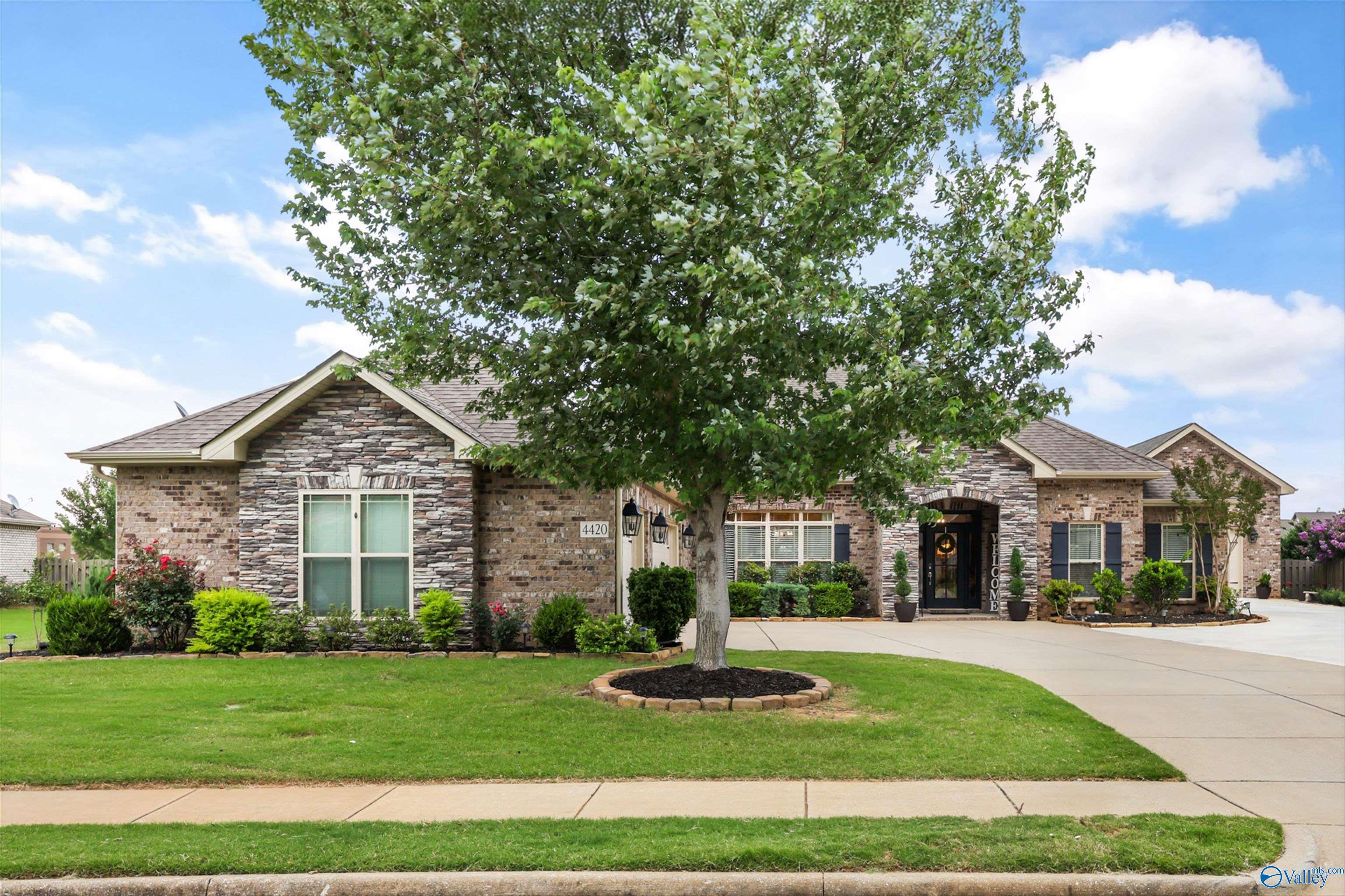 4420 Duskin Court  Owens Cross Roads AL 35763 photo