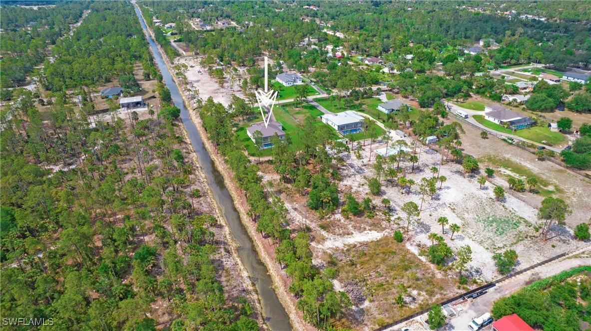 Property Photo: 2308 6th Avenue SE FL 34117