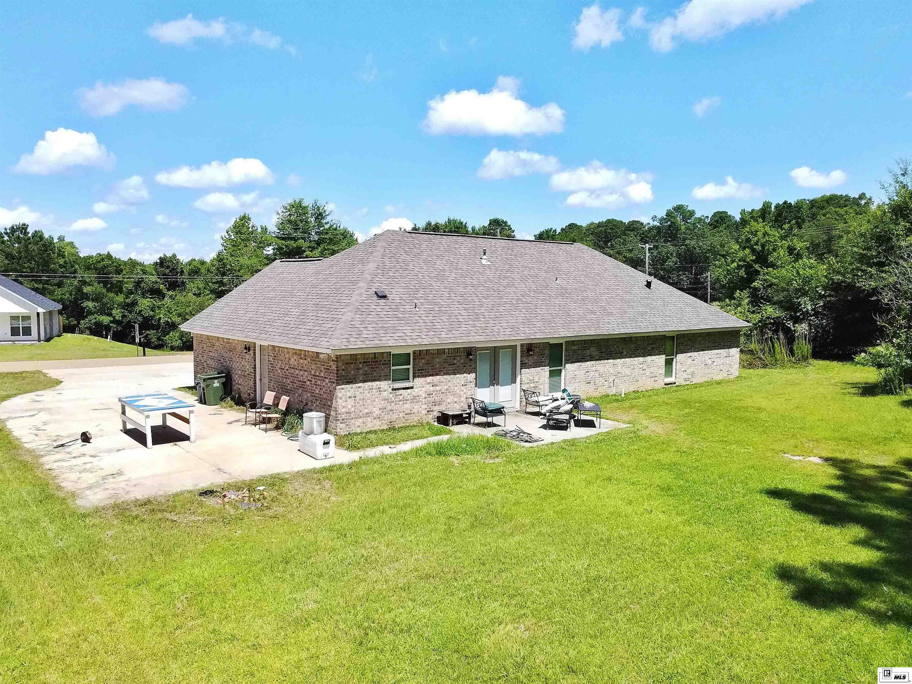 Property Photo:  401 Barber Drive  LA 71270 