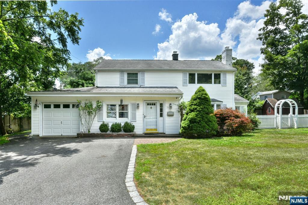 28 Malcolm Street  Waldwick NJ 07463 photo