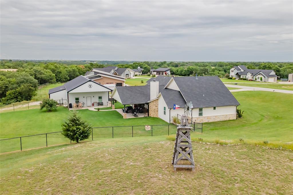 Property Photo:  121 Nicholas Way  TX 76234 