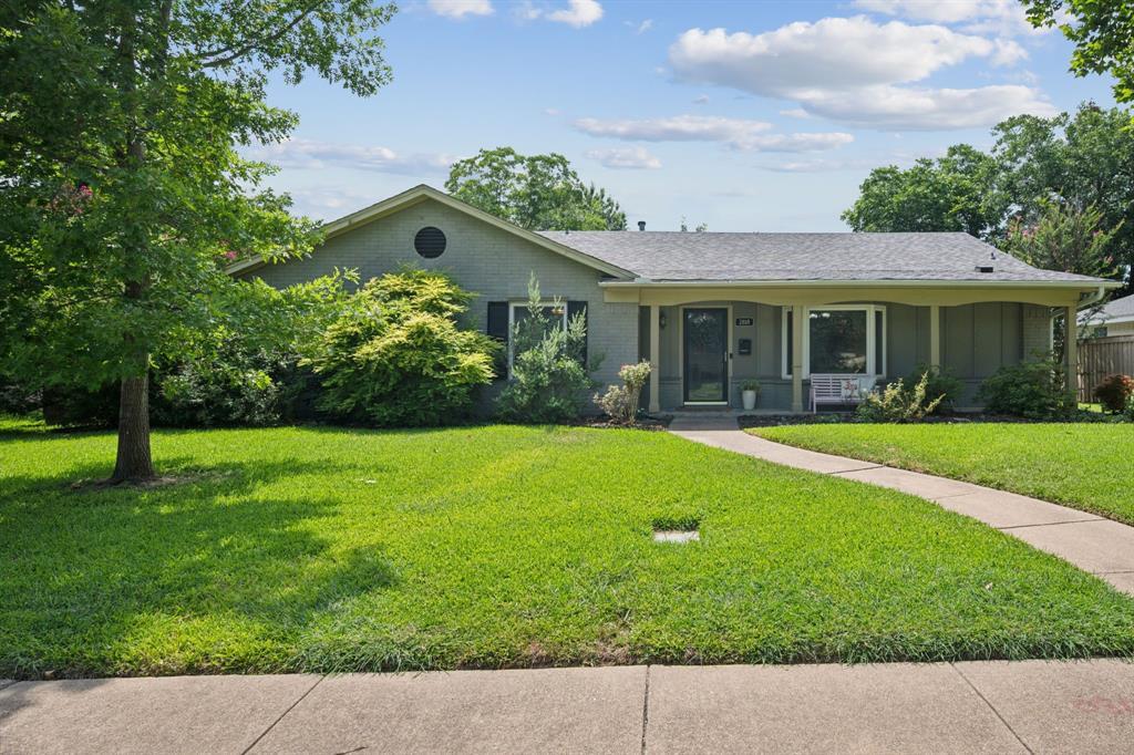 Property Photo: 2818 Las Campanas Drive TX 75234