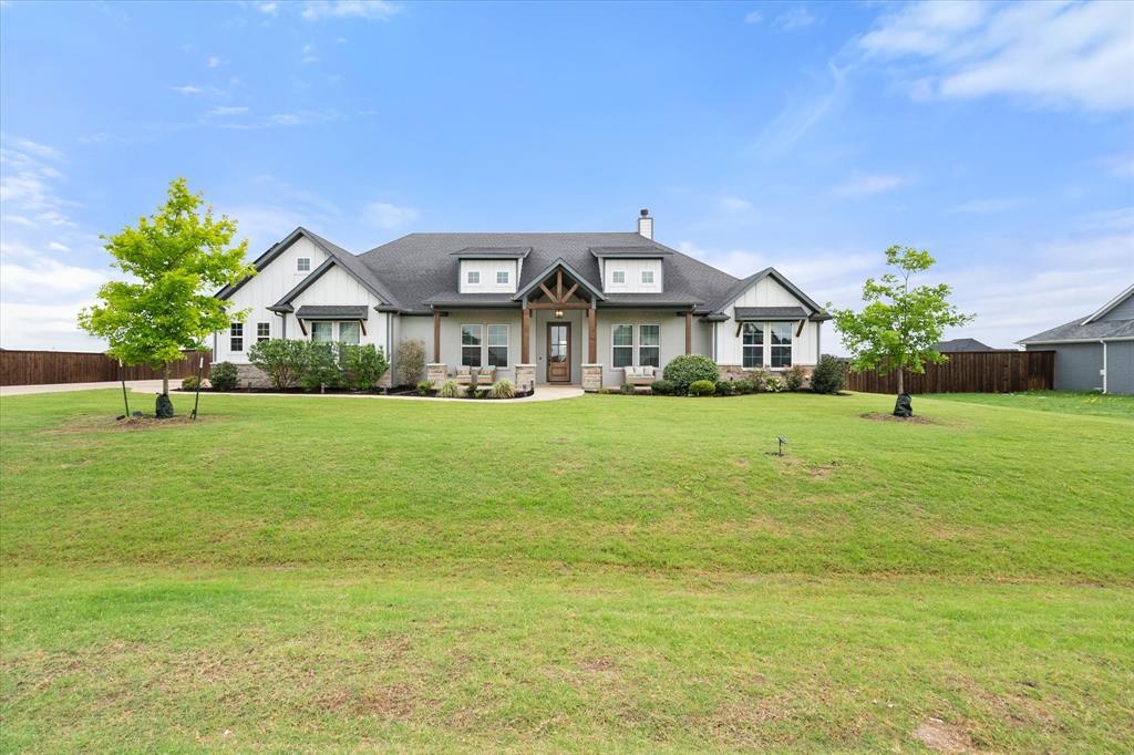Property Photo: 631 Dove Meadow Trail TX 75167