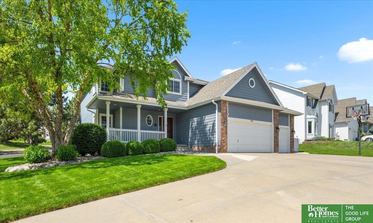 Property Photo: 908 Wicklow Road NE 68046