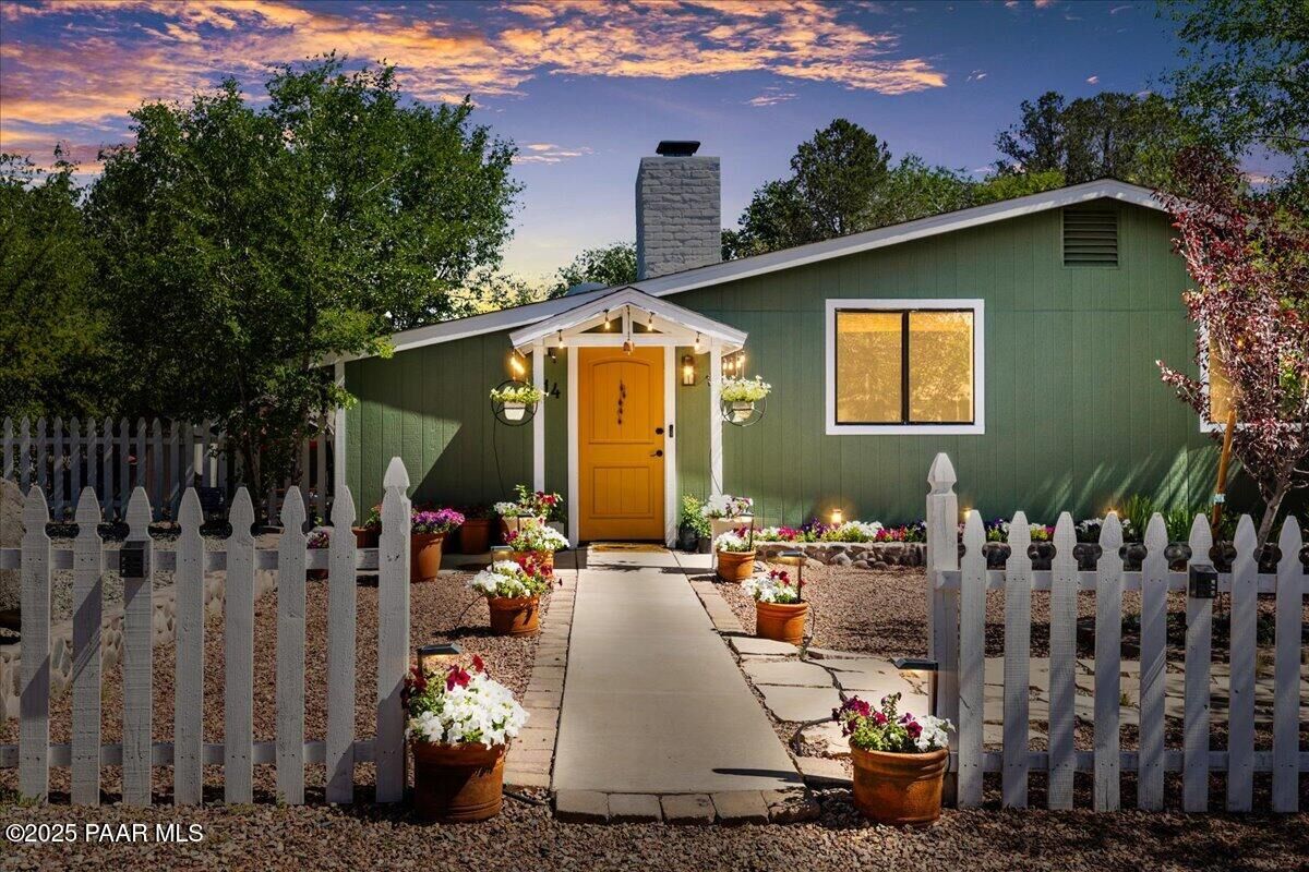 Property Photo:  714 Mingus Avenue  AZ 86301 