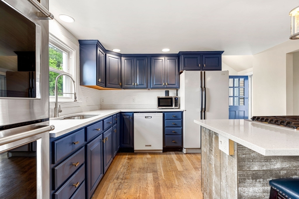 Property Photo: 5 Dipalma Rd MA 01915