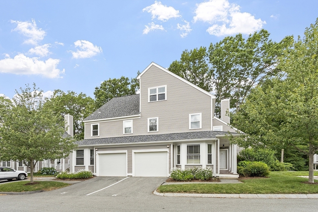 Property Photo:  5 Maple Ridge Dr 5  MA 01803 