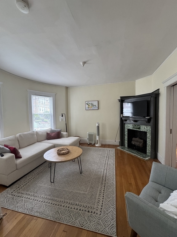 Property Photo:  98 Westbourne Ter 1  MA 02446 
