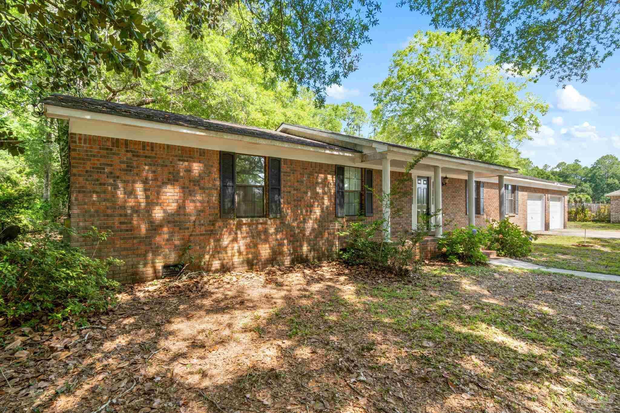 Property Photo:  5325 Crystal Creek Dr  FL 32571 
