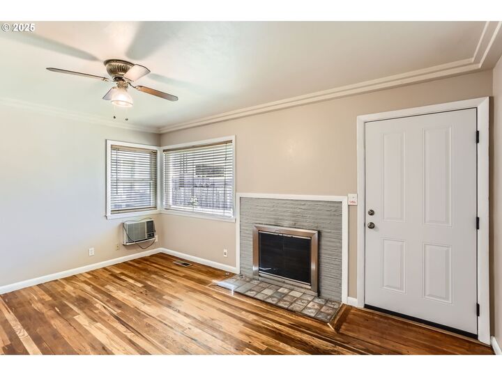 Property Photo:  5326 SE 18th Ave  OR 97202 