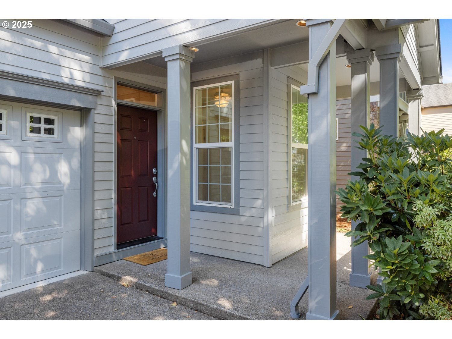 Property Photo: 1053 SE Tamora Ave OR 97123