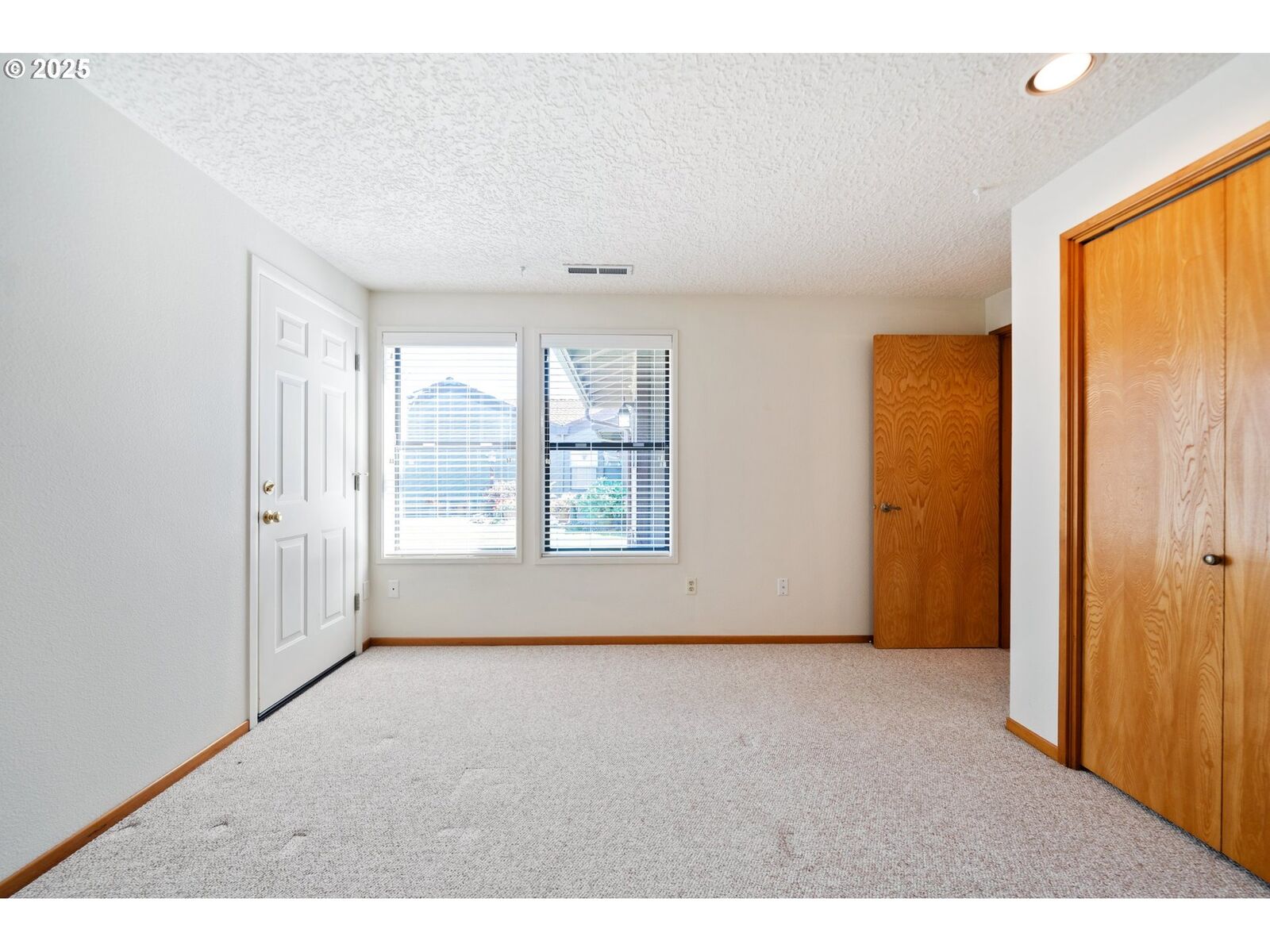 Property Photo:  13821 NW 10th Ct H  WA 98685 