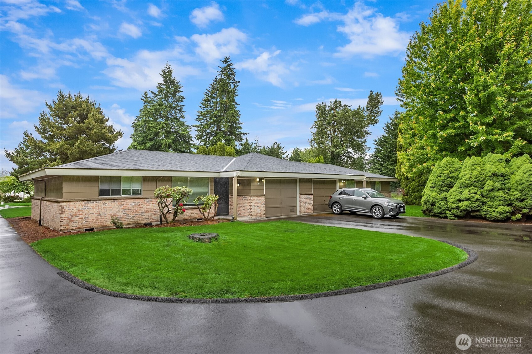 Property Photo:  501  21st Street SE  WA 98002 