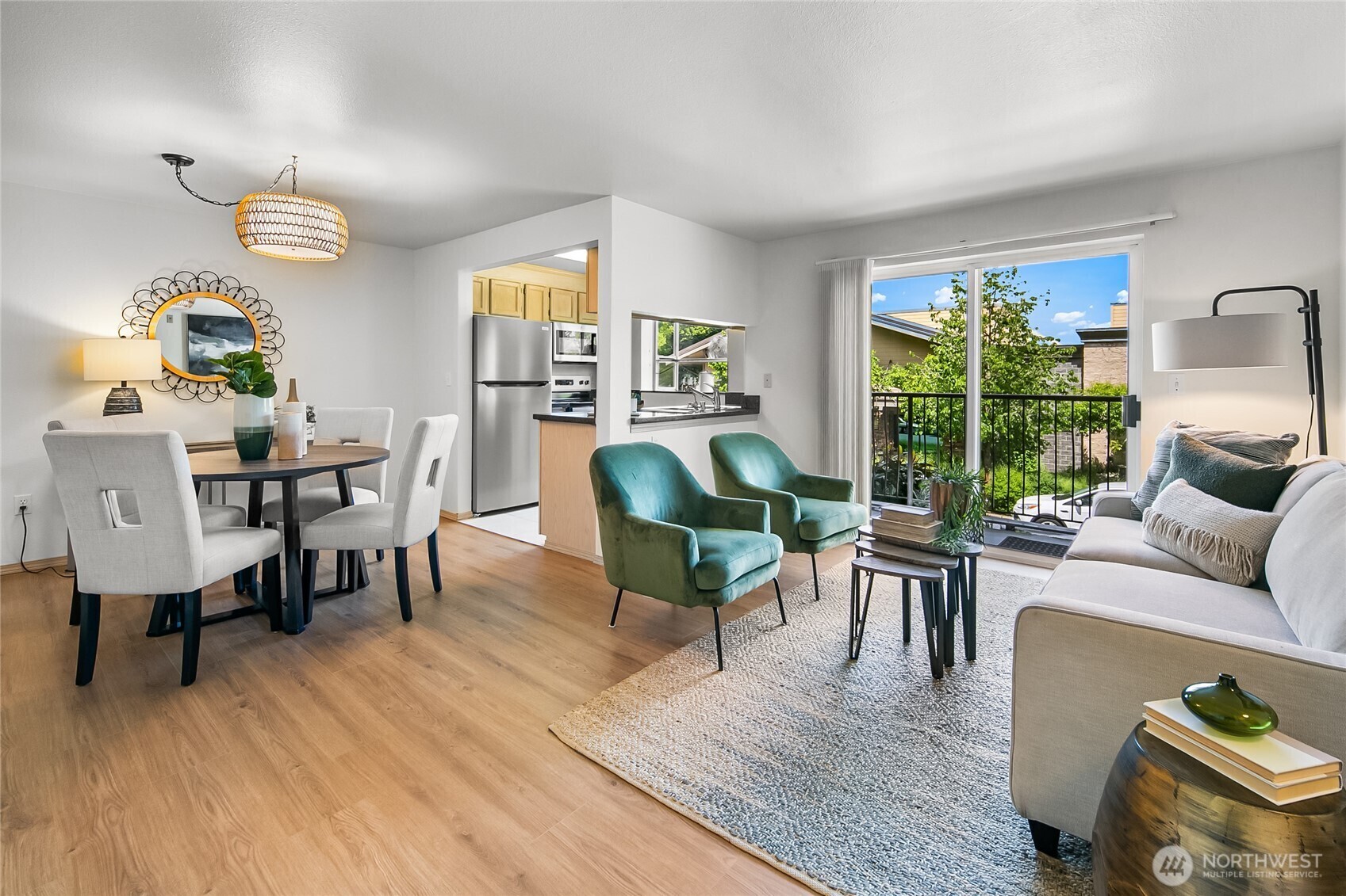 12056  15th Avenue NE 204  Seattle WA 98125 photo