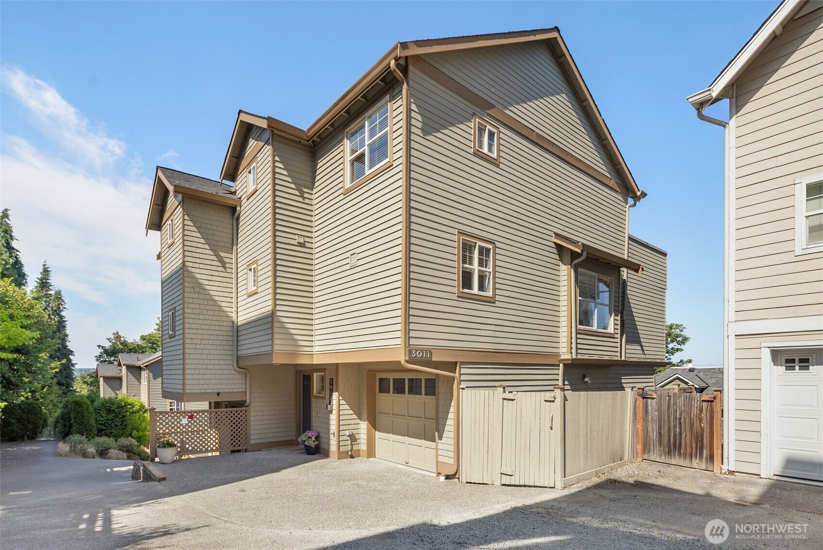 Property Photo: 3011 Humes Place W WA 98119