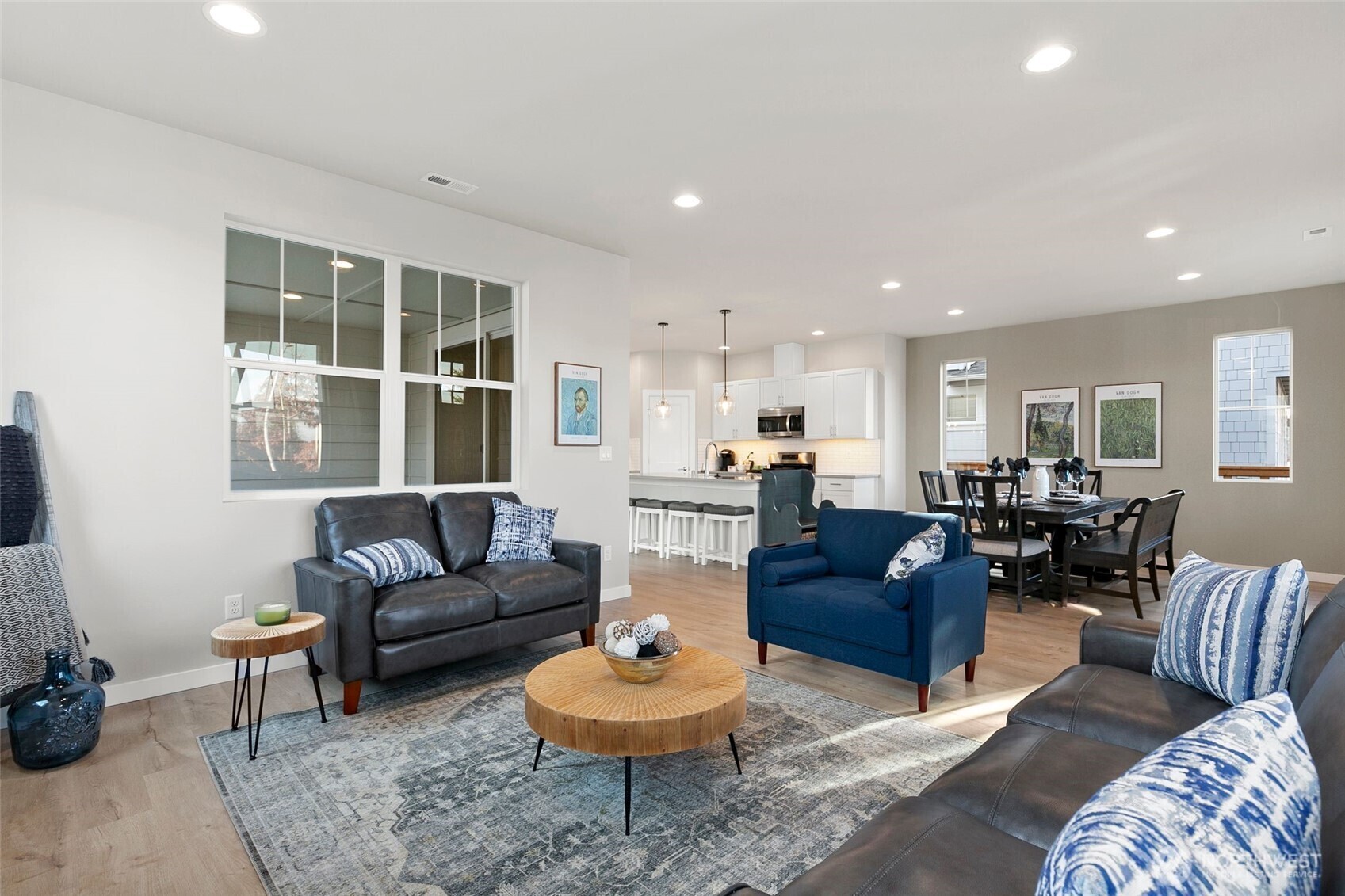 Property Photo: 9802 5th Lane SW 17 WA 98106