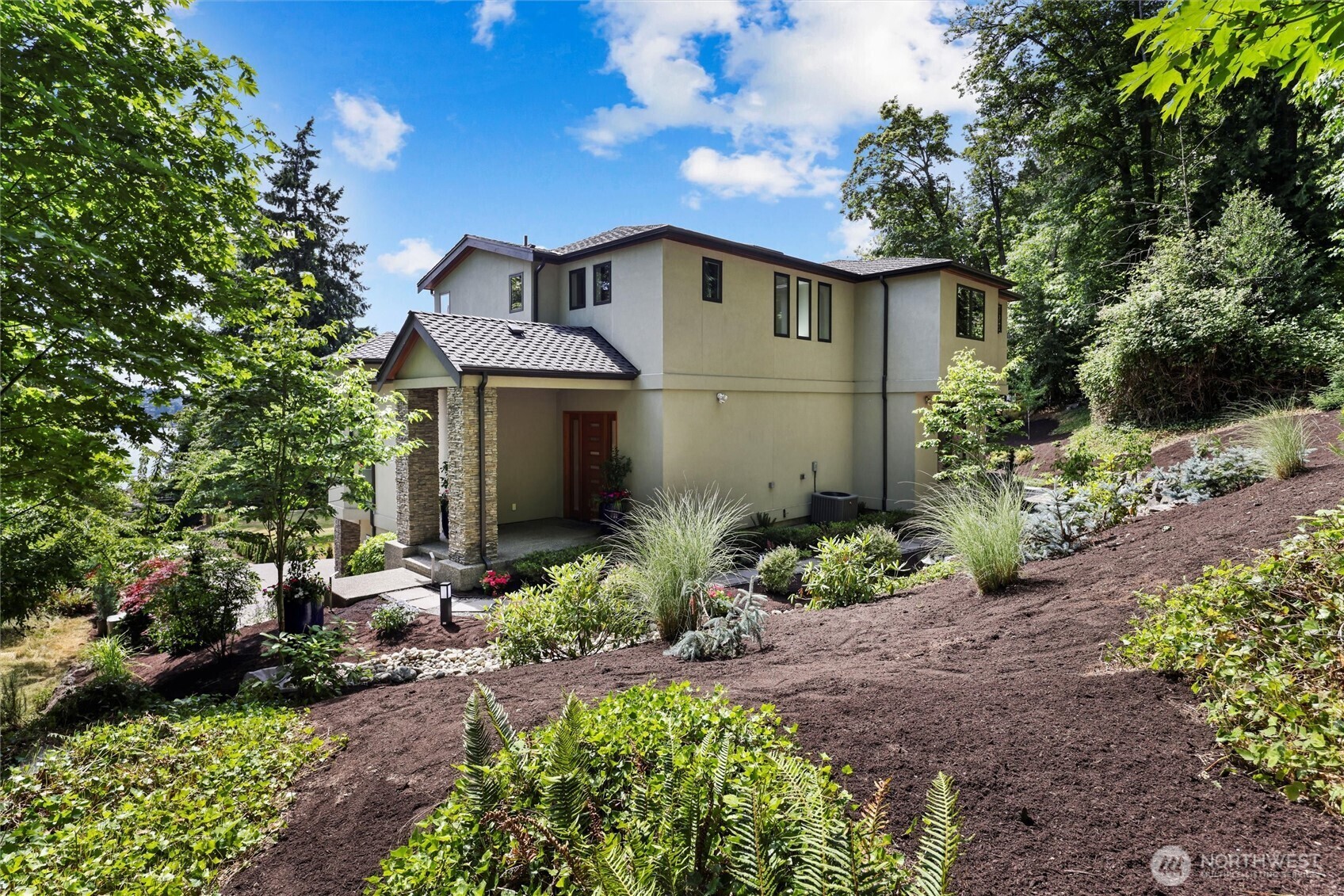 Property Photo: 8246 W Mercer Way WA 98040