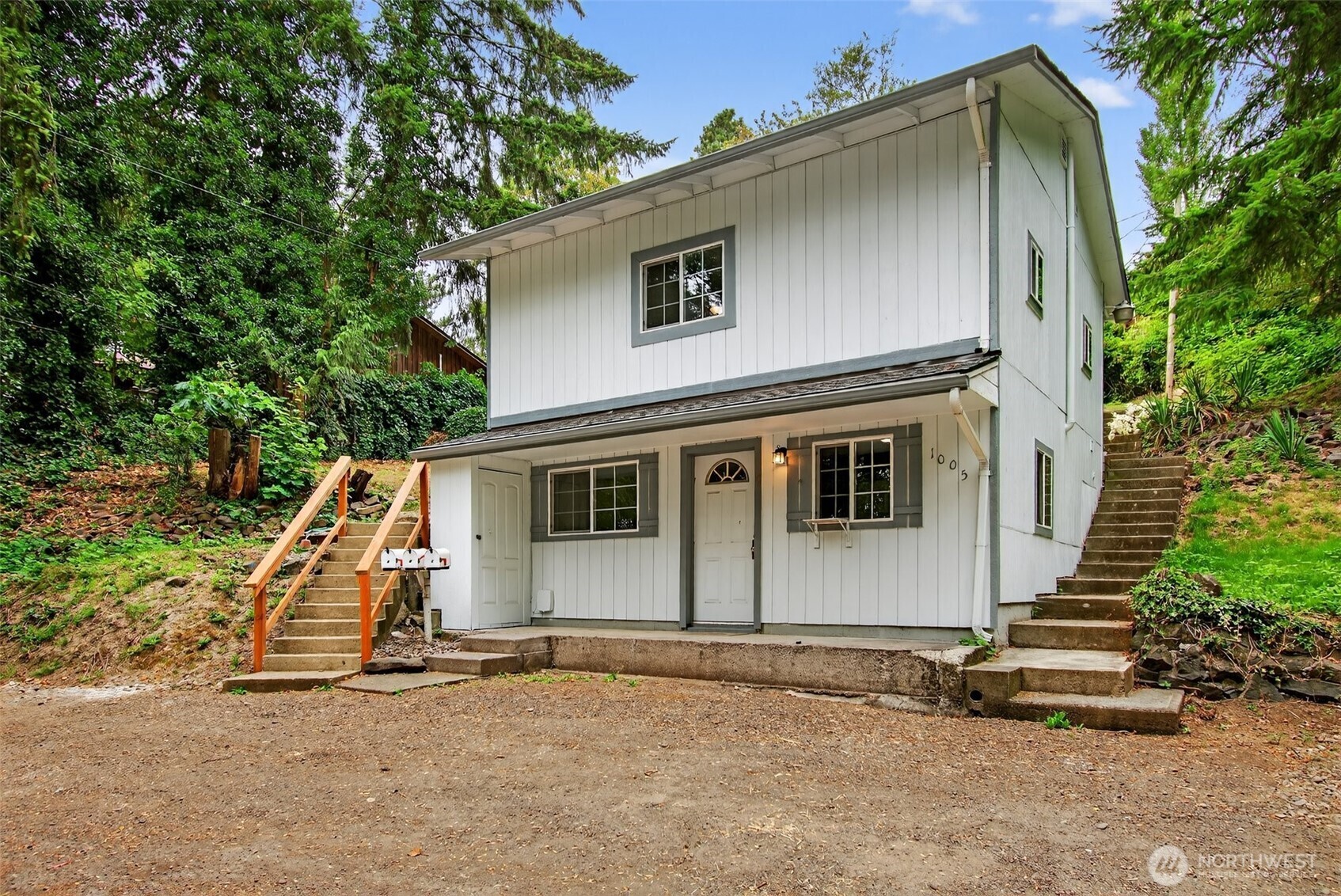 Property Photo:  1005  Allen Drive  WA 98626 