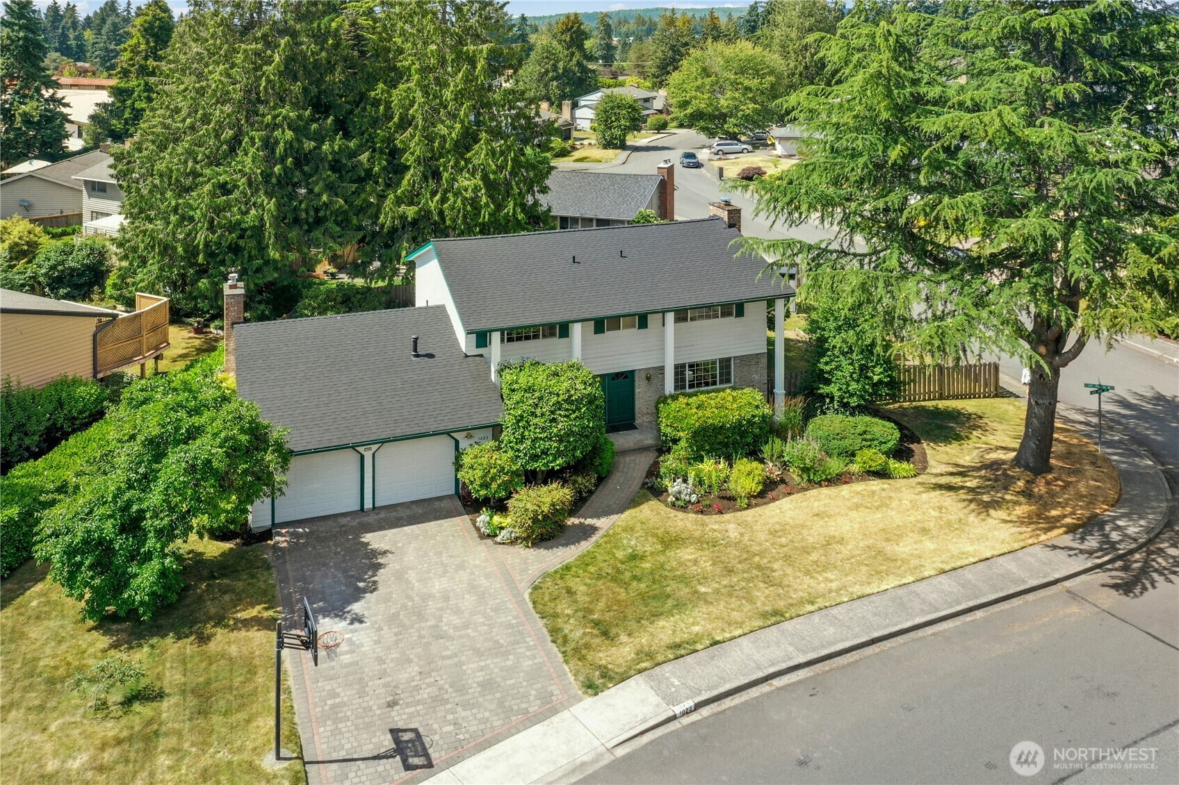 Property Photo:  1023  144th Place SE  WA 98007 