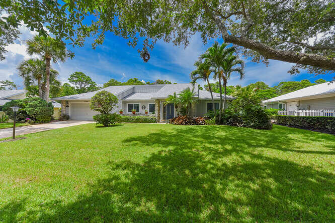 Property Photo: 12792 SE Royal Troon Court FL 33455