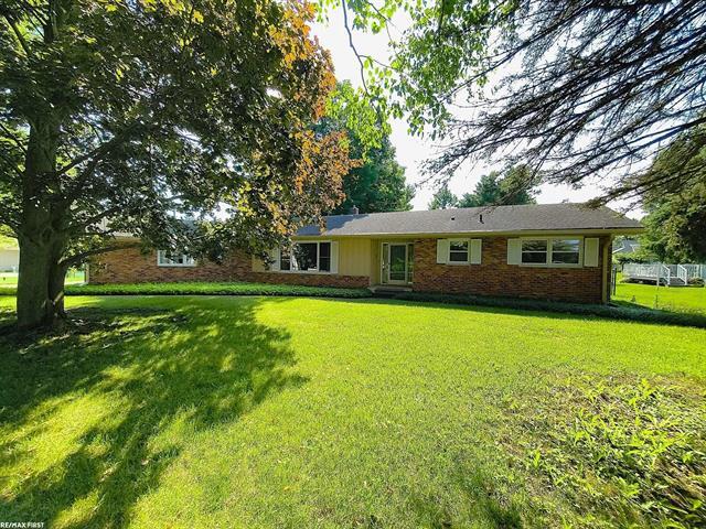 Property Photo: 3035 E Hillcrest Drive MI 48049