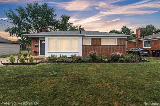 Property Photo: 34958 Parkdale Street MI 48150