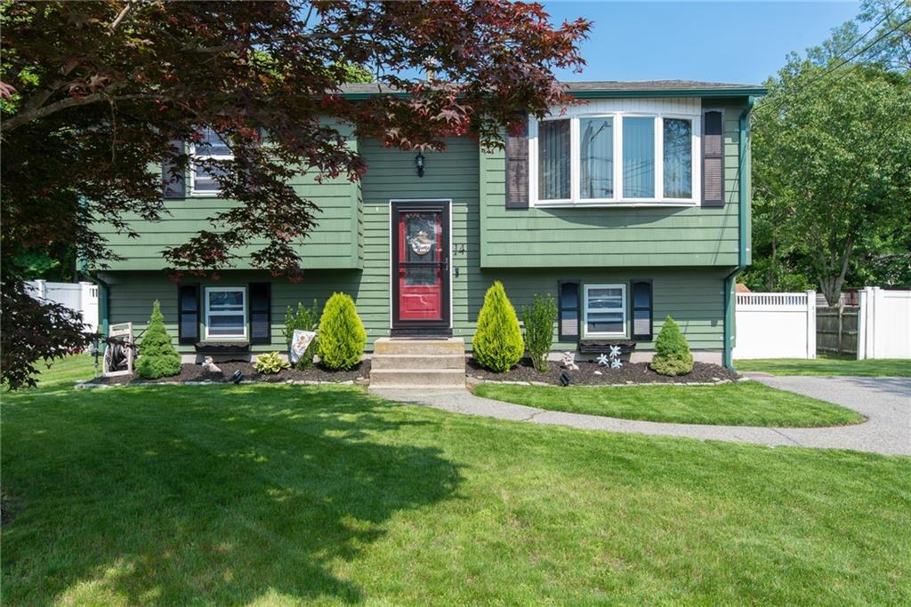 Property Photo:  14 Gateway Court  RI 02889 