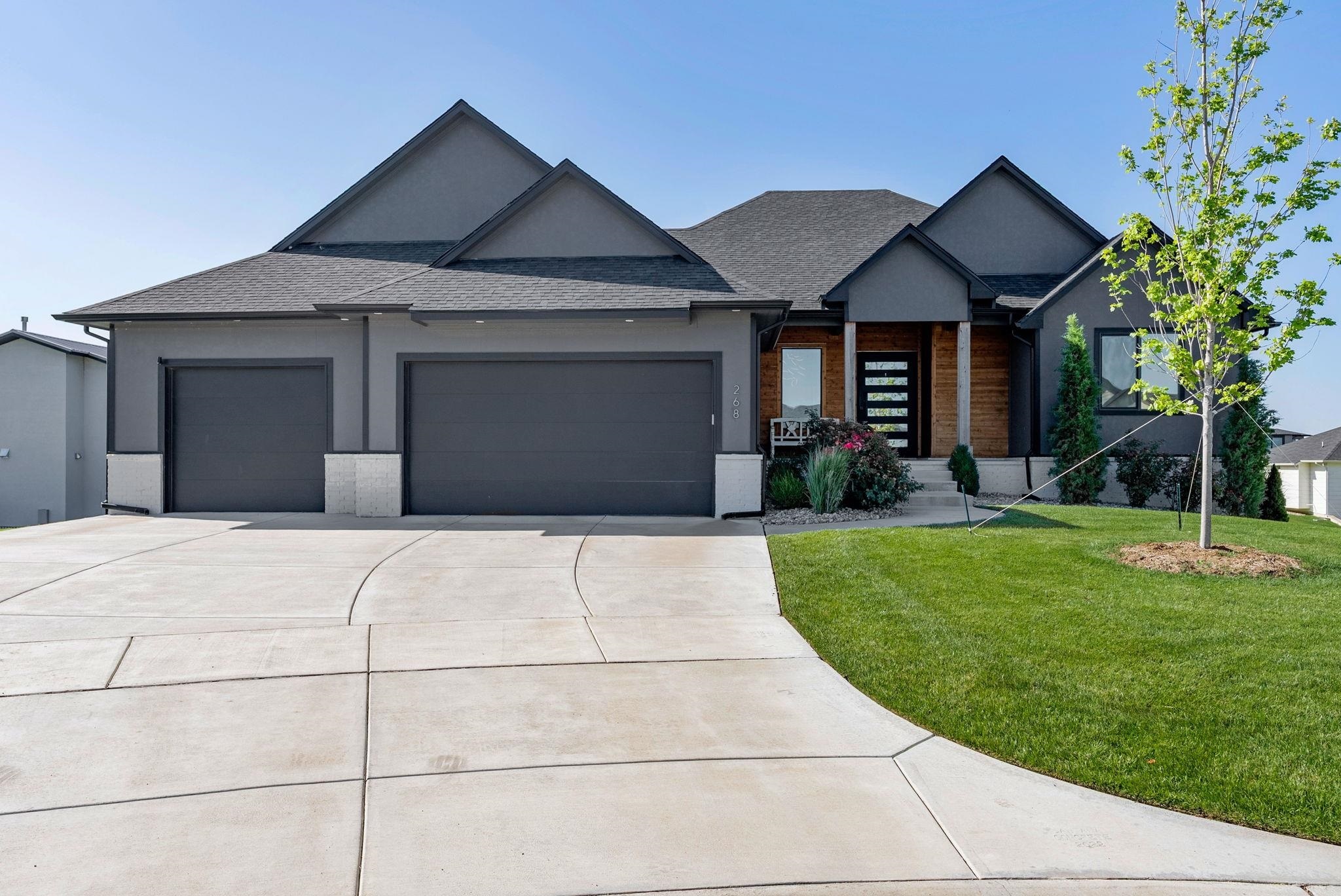 Property Photo: 268 S Wellcrest Ct KS 67052