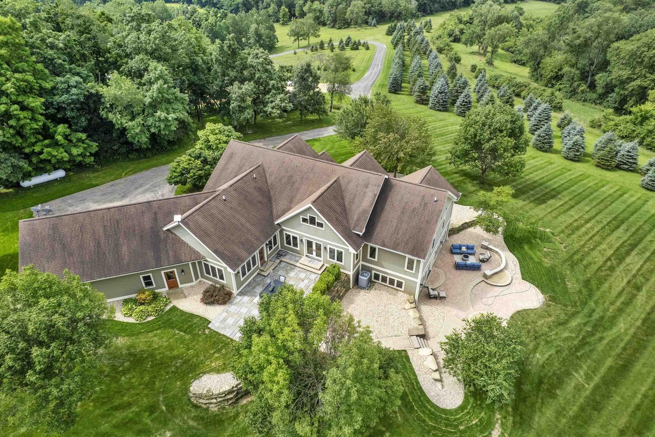 Property Photo:  2704 County Road I  WI 53506 