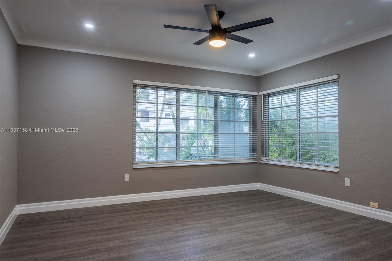 Property Photo: 1611 Euclid Ave 5 FL 33139