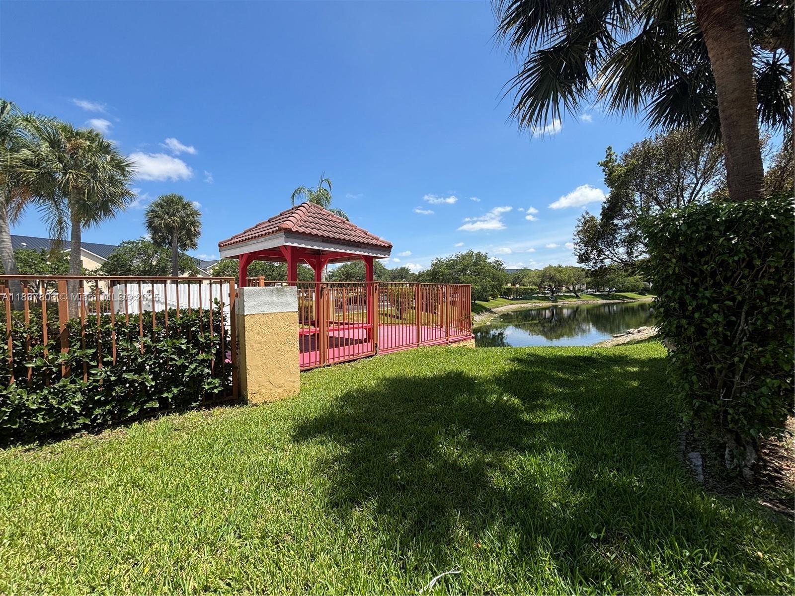 Property Photo: 7640 Westwood Dr 406 FL 33321