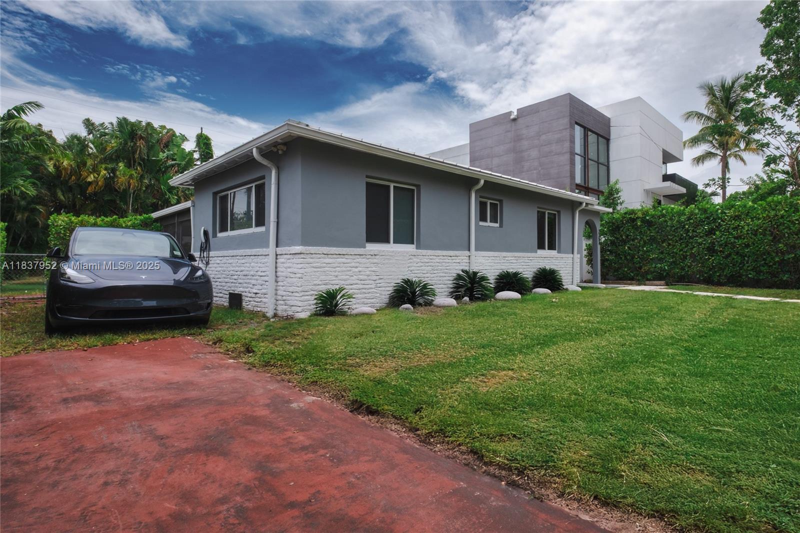 Property Photo:  2354 Alton Rd  FL 33140 