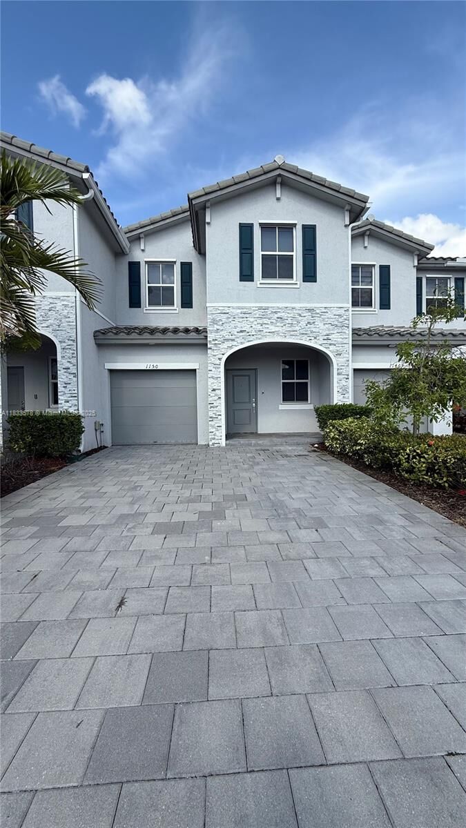 Property Photo:  1150 SE 26th Ter  FL 33035 