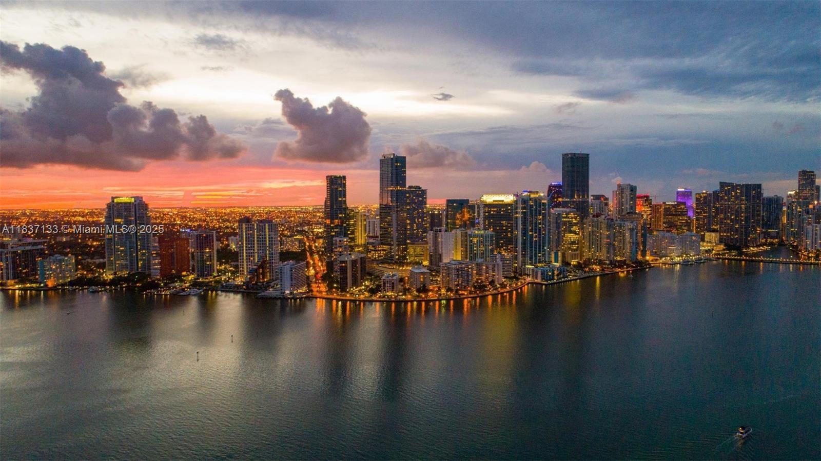 Property Photo: 1435 Brickell Ave 3106 FL 33131