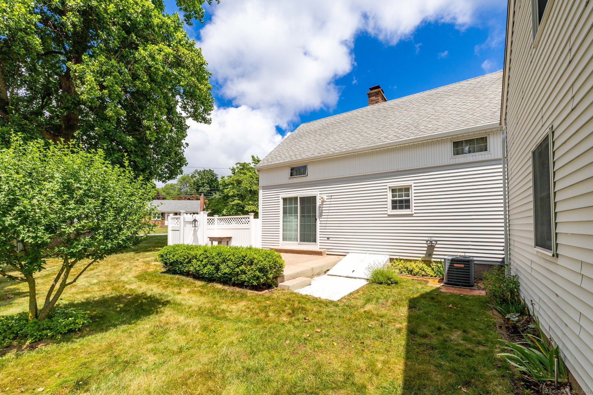 Property Photo: 102 Wetherell Street Apt 1 CT 06040