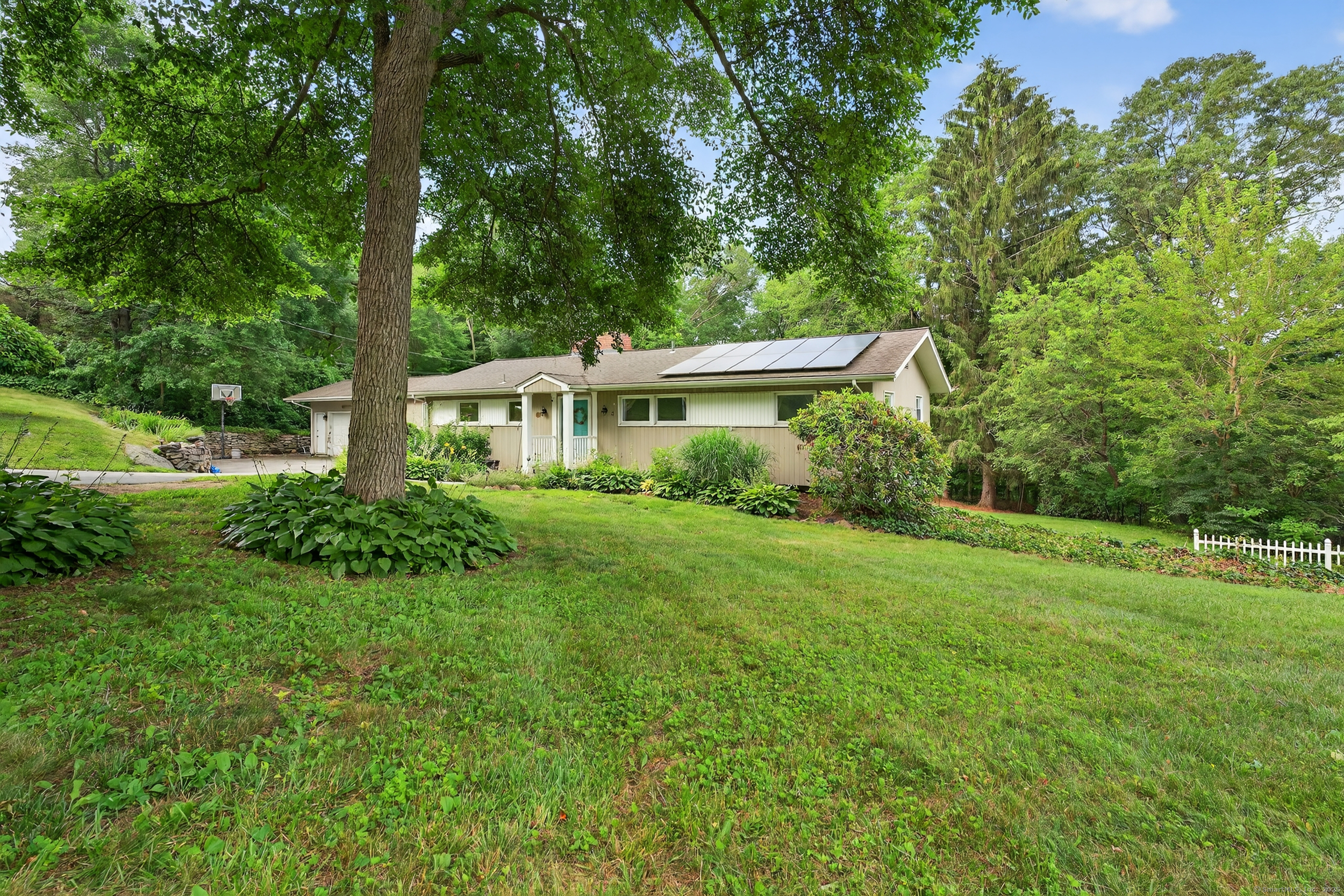 Property Photo:  3 Laurel Hill Drive South  CT 06357 
