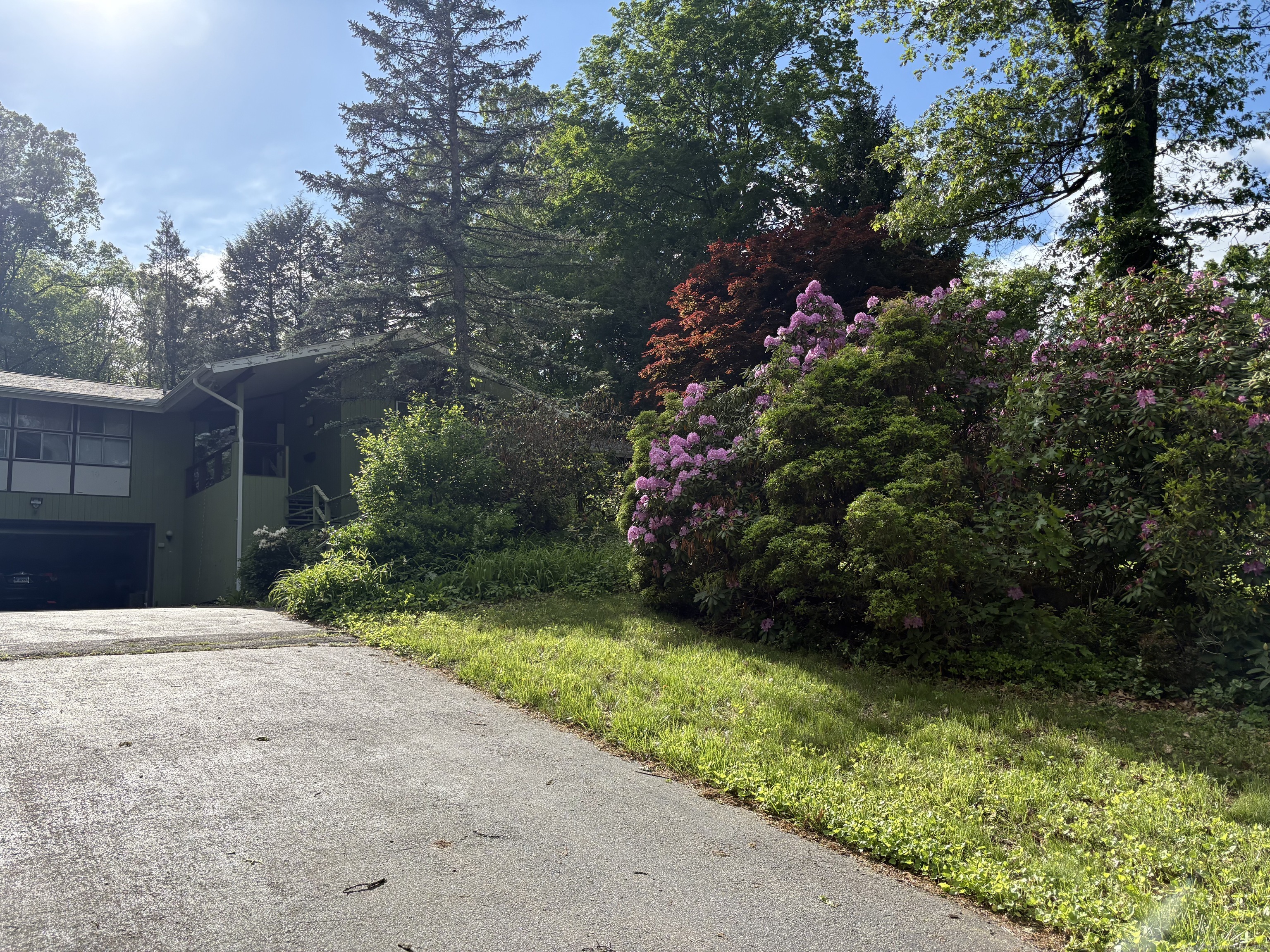 Property Photo: 184 Hickory Hill Road CT 06052