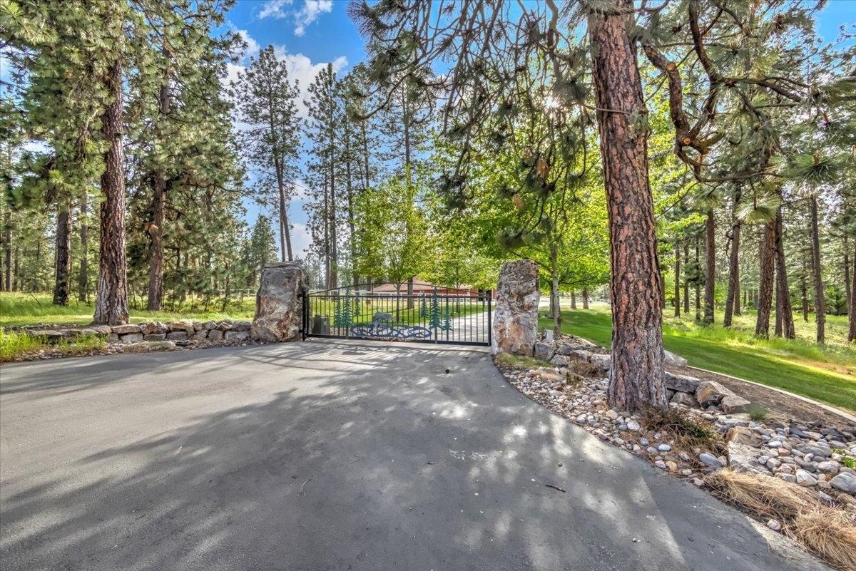 Property Photo: 3222 S Conklin Rd WA 99016