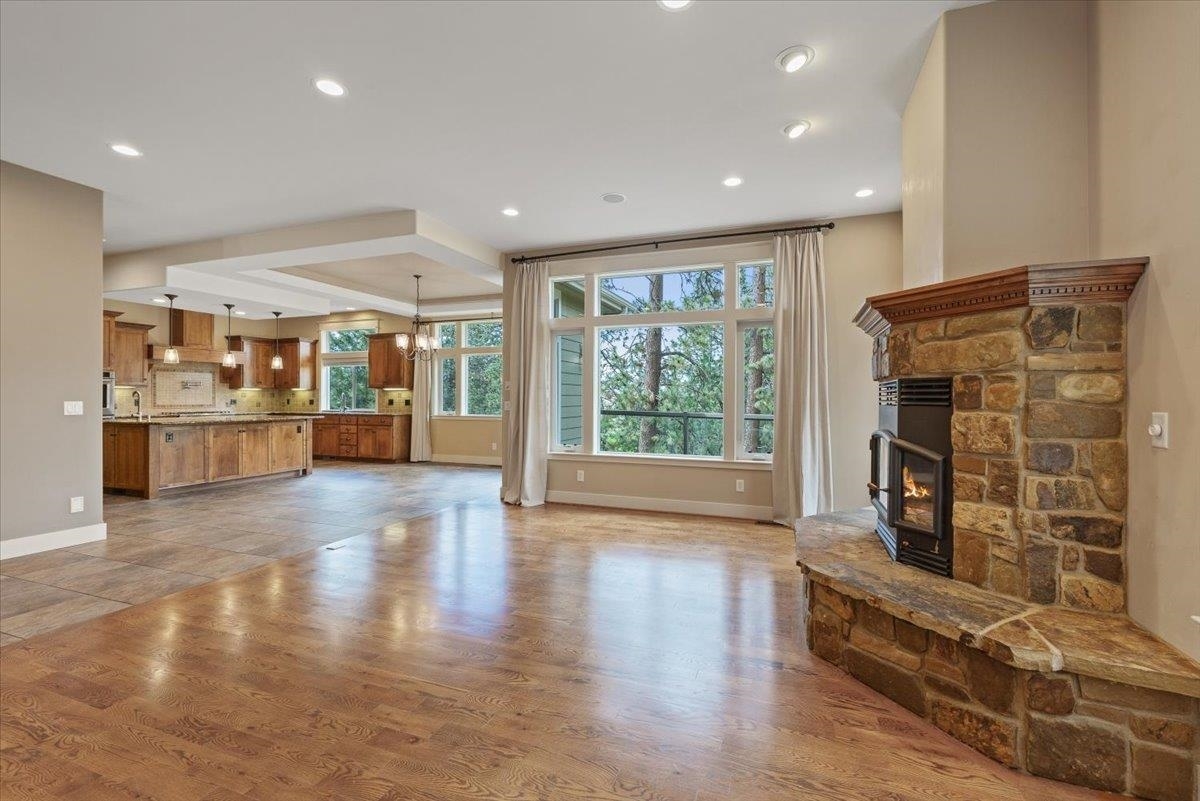 Property Photo: 223 N Lindeblad Ln WA 99019