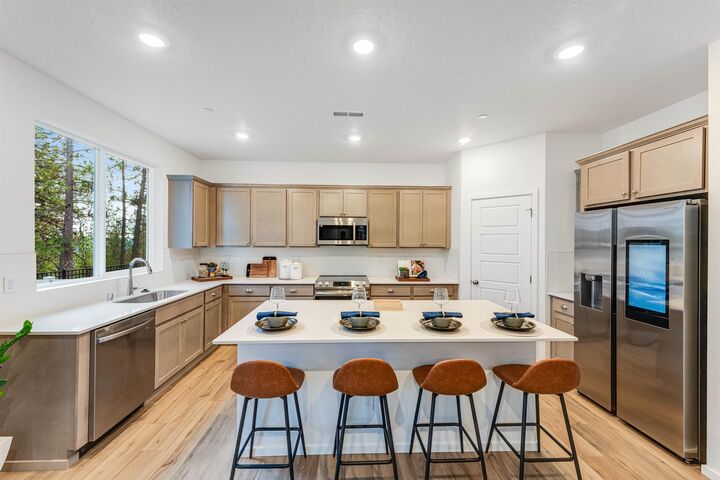 Property Photo: 6947 S Boulder Ridge Dr WA 99224