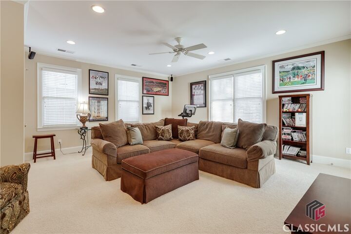 Property Photo: 577 Cloverhurst Avenue W GA 30606