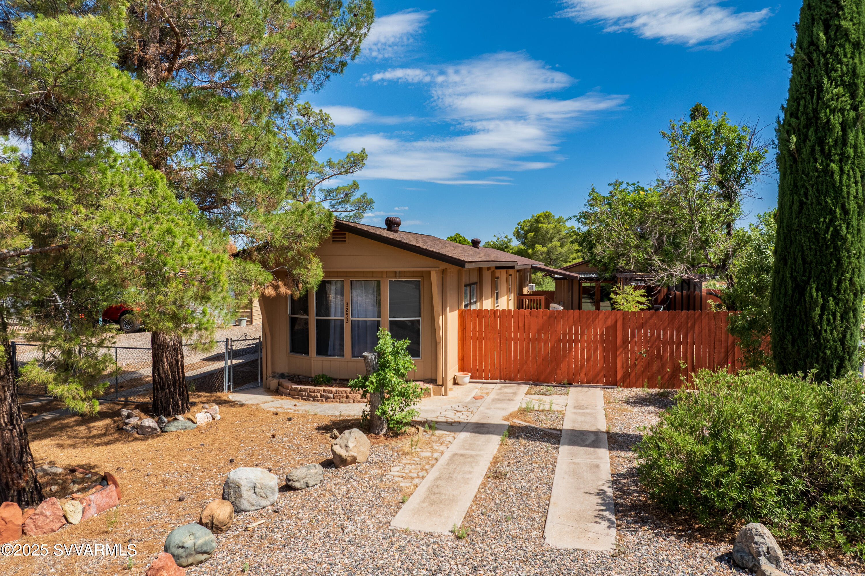 Property Photo: 3253 E Grand View Drive AZ 86326