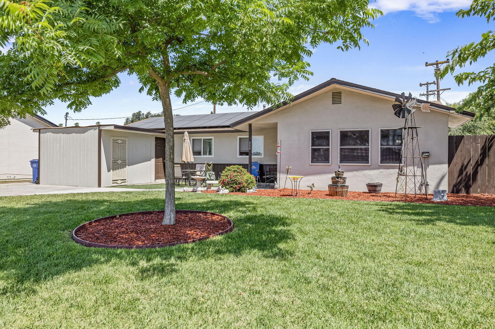 Property Photo:  990 Linda Lane  CA 93245 