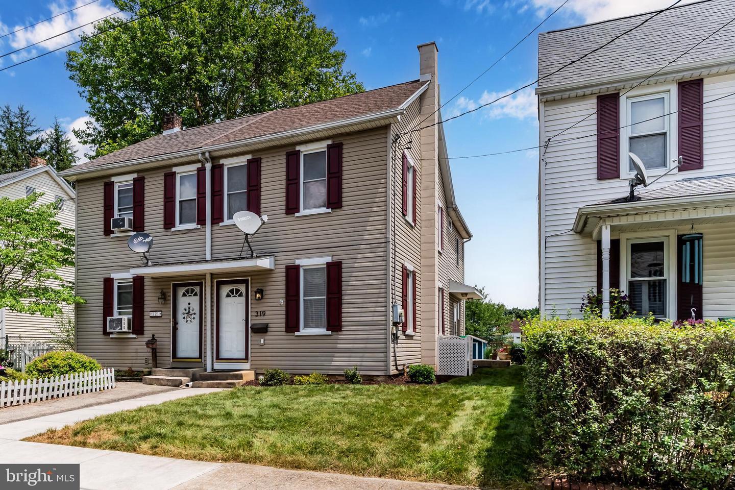 319 N College Street  Carlisle PA 17013 photo