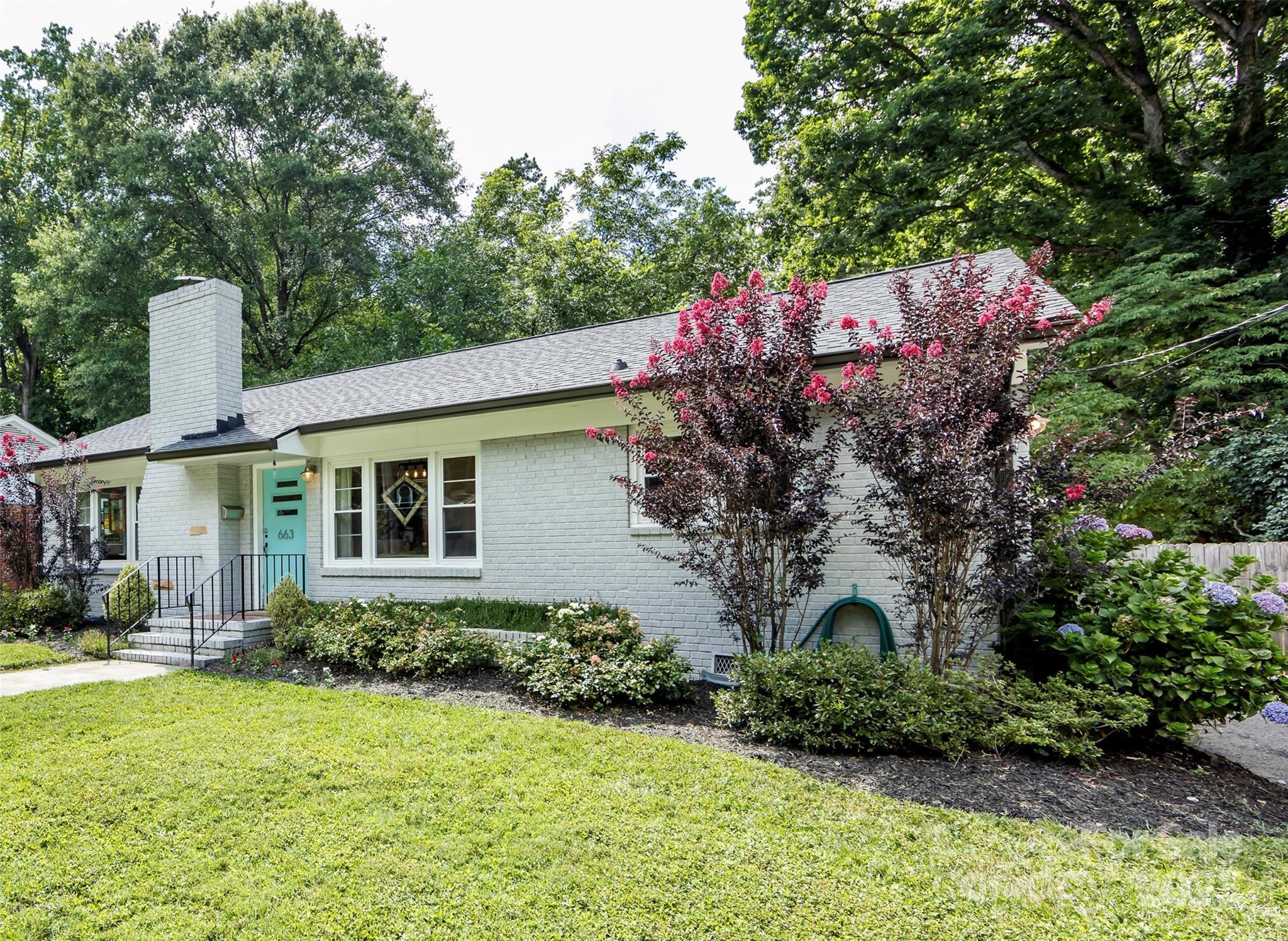 Property Photo: 663 Mayview Drive NC 28205